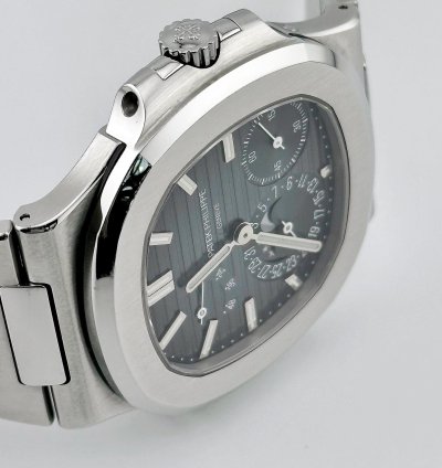 Patek Philippe Nautilus 5712 1a-001 Moon Phases Stainless Steel Blue Dial 2017