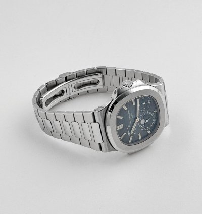 Patek Philippe Nautilus 5712 1a-001 Moon Phases Stainless Steel Blue Dial 2020