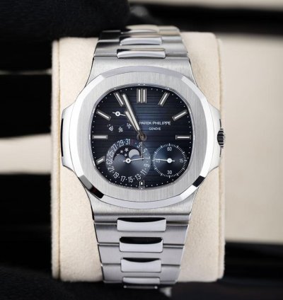 Patek Philippe Nautilus 5712 1a-001 Moonphase Steel Blue-black Index Dial 40 Mm