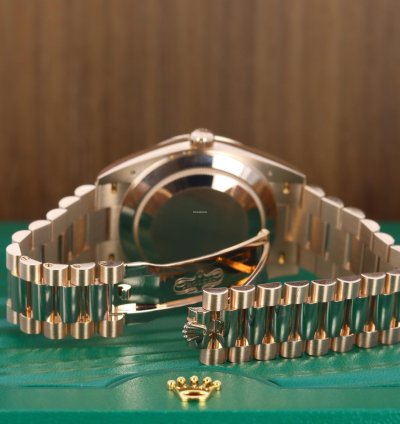 Rolex Day-date 40 40mm President 18k Rose Gold Diamond Anniversary Olive Green Roman Rare 228345rbr