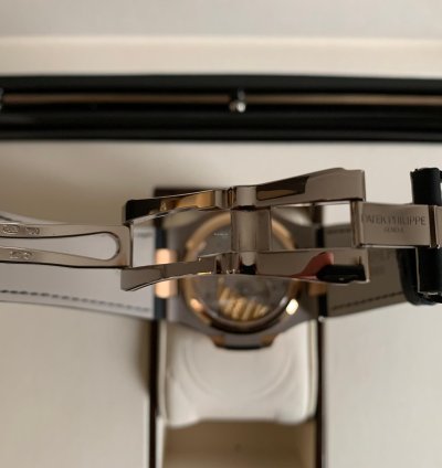 Patek Philippe Nautilus 5712 Black Slate Dial Rose And White Gold 18kt Full Set 2013