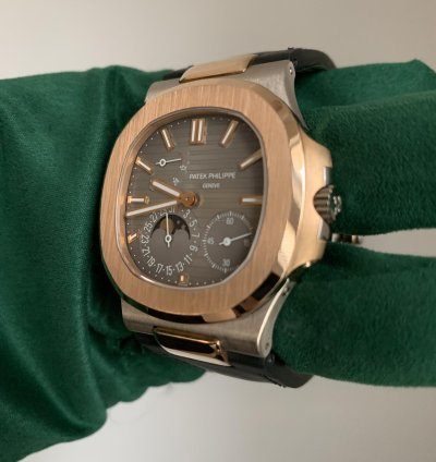 Patek Philippe Nautilus 5712 Black Slate Dial Rose And White Gold 18kt Full Set 2013