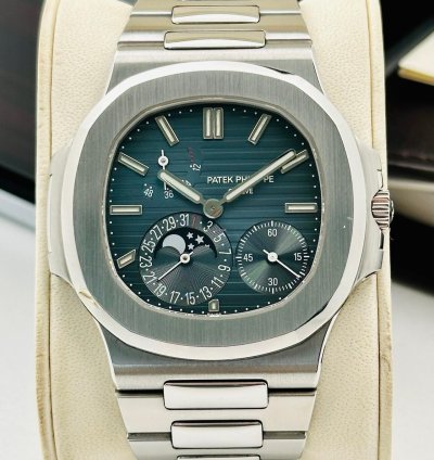 Patek Philippe Nautilus 5712 Full Set Like New