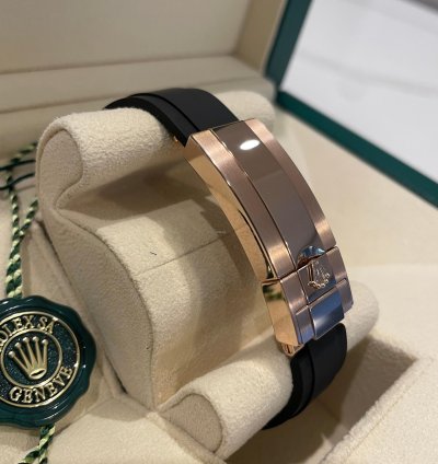 Rolex Daytona Cosmograph Daytona Black Dial Rose Gold Oysterflex 2024