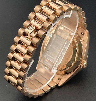 Rolex Day-date 40 40mm Rose Gold Silver Roman Dial
