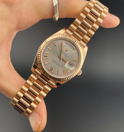 Rolex Day-date 40 40mm Rose Gold Silver Roman Dial