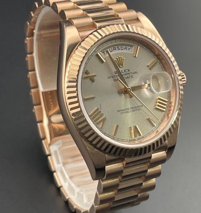 Rolex Day-date 40 40mm Rose Gold Silver Roman Dial