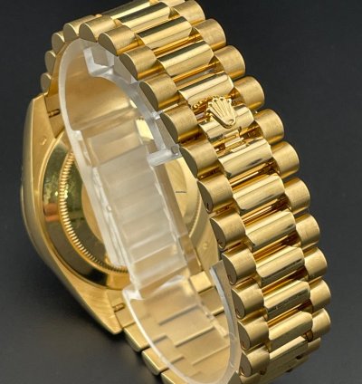 Rolex Day-date 40 40mm Silver Roman Dial