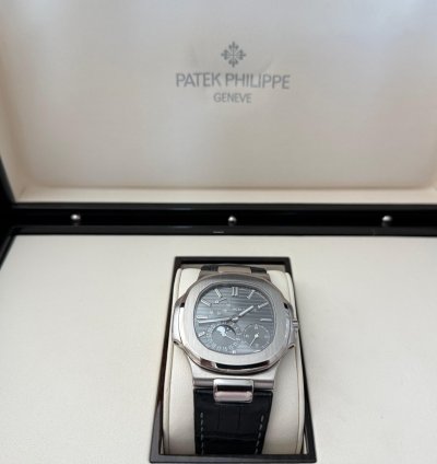 Patek Philippe Nautilus 5712g 001 Full Set Freshly Serviced By Patek