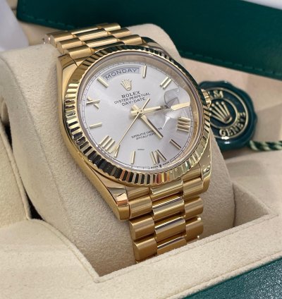 Rolex Day-date 40 40mm Silver Roman Dial Yellow Gold Presidential Ref 228238