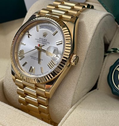 Rolex Day-date 40 40mm Silver Roman Dial Yellow Gold Presidential Ref 228238