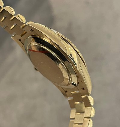 Rolex Day-date 40 40mm Silver Roman Dial Yellow Gold Presidential Ref 228238