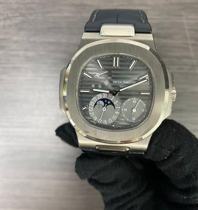 Patek Philippe Nautilus 5712g Nautilus White Gold