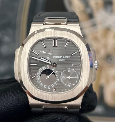 Patek Philippe Nautilus 5712g White Gold Moonphase