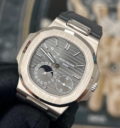 Patek Philippe Nautilus 5712g White Gold Moonphase