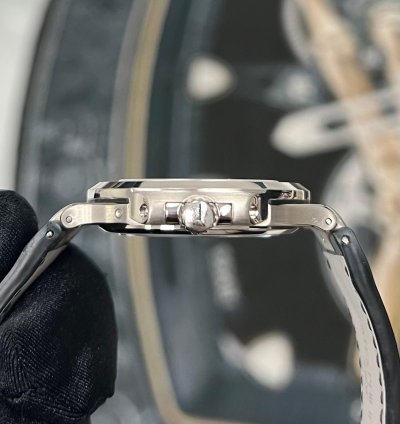 Patek Philippe Nautilus 5712g White Gold Moonphase