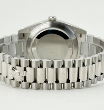 Rolex Day-date 40 40mm Smooth Bezel Platinum Ice Blue Roman Dial Presidential Band 228206