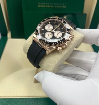 Rolex Daytona Cosmograph Daytona Black Sundust Index Dial Oysterflex Strap 126515ln