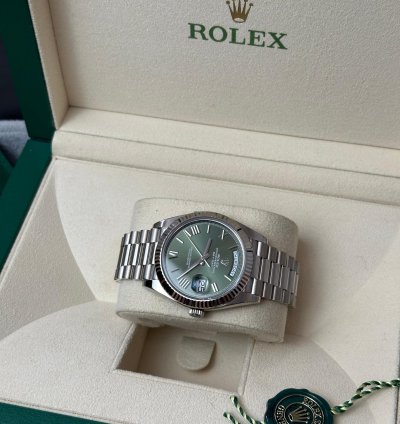 Rolex Day-date 40 40mm White Gold Olive Dial 2021