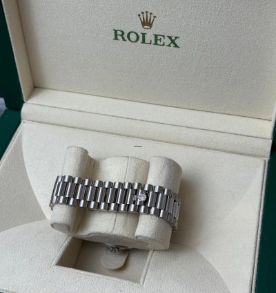 Rolex Day-date 40 40mm White Gold Olive Dial 2021