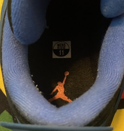 Air Jordan 4 Retro Cavs 2012