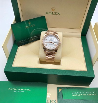 Rolex Day-date 40 40mm White Roman