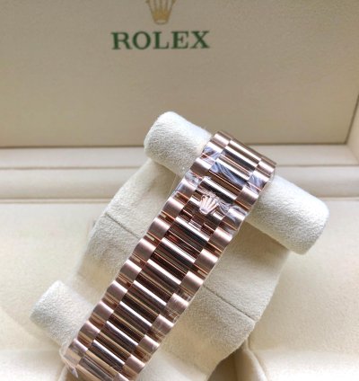 Rolex Day-date 40 40mm White Roman