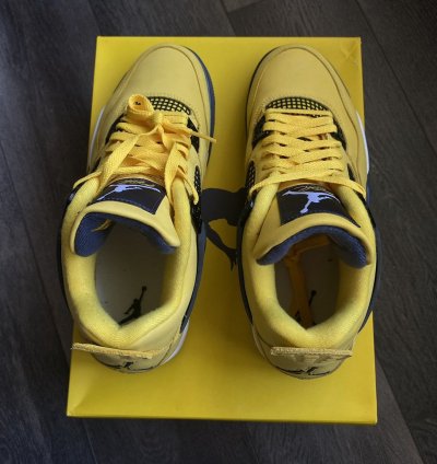 Air Jordan 4 Retro Lightning Shoes Size 9 5