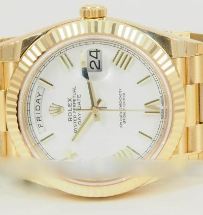 Rolex Day-date 40 40mm White Roman Dial 18k Yellow Gold President