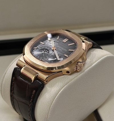 Patek Philippe Nautilus 5712r-001