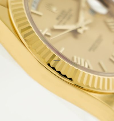 Rolex Day-date 40 40mm Yellow Gold Champagne Roman Dial Fluted Bezel 228238
