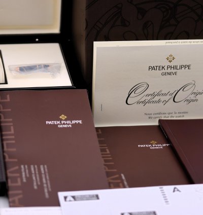 Patek Philippe Nautilus 5712r-001 Geneva Seal Full Set 2009