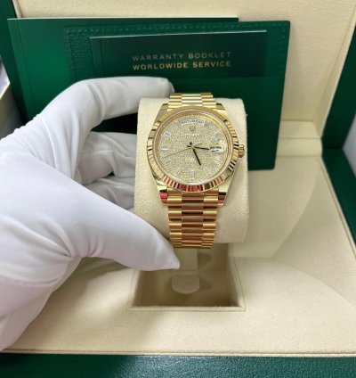 Rolex Day-date 40 40mm Yellow Gold Pave Dial 228238