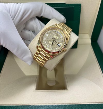 Rolex Day-date 40 40mm Yellow Gold Pave Dial 228238