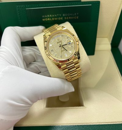 Rolex Day-date 40 40mm Yellow Gold Pave Dial 228238