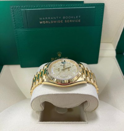 Rolex Day-date 40 40mm Yellow Gold Pave Dial 228238