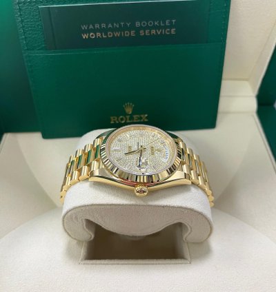 Rolex Day-date 40 40mm Yellow Gold Pave Dial 228238