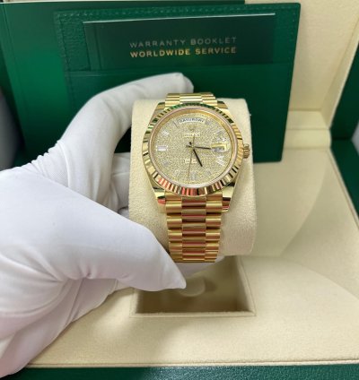 Rolex Day-date 40 40mm Yellow Gold Pave Dial 228238