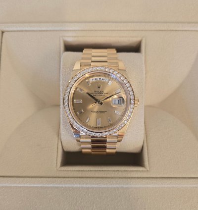 Rolex Day-date 40 40mm Yellow Gold Rolex Factory Diamond Dial