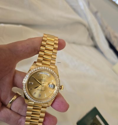 Rolex Day-date 40 40mm Yellow Gold Rolex Factory Diamond Dial