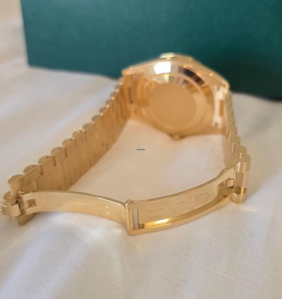 Rolex Day-date 40 40mm Yellow Gold Rolex Factory Diamond Dial