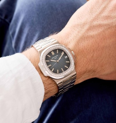 Patek Philippe Nautilus 5713 1g-010