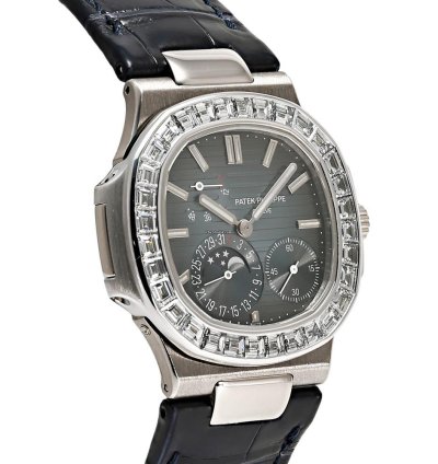 Patek Philippe Nautilus 5722g-001 Automatic White Gold Good