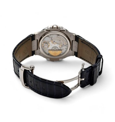 Patek Philippe Nautilus 5722g-001 Automatic White Gold Good