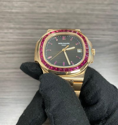 Patek Philippe Nautilus 5723 112r Ruby Rose Gold Nautilus