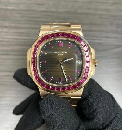 Patek Philippe Nautilus 5723 112r Ruby Rose Gold Nautilus