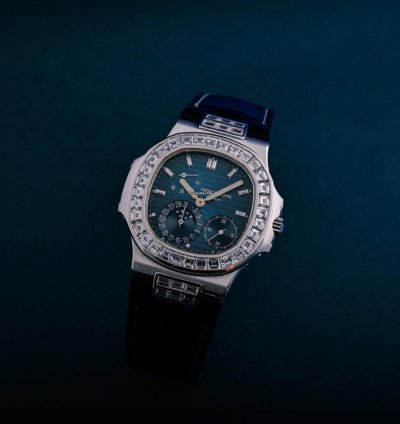 Patek Philippe Nautilus 5724g-001 Automatic White Gold Good
