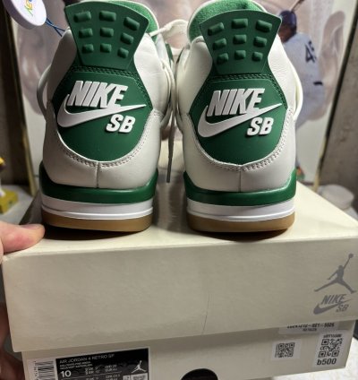 Air Jordan 4 Retro Sb