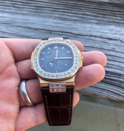 Patek Philippe Nautilus 5724r-001 Rose Gold Nautilus