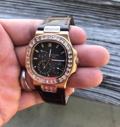 Patek Philippe Nautilus 5724r-001 Rose Gold Nautilus